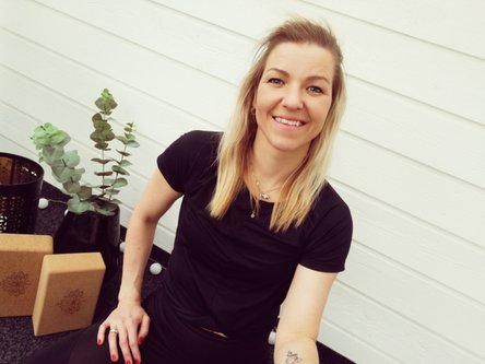 Caroline Högrud Yogalärare Yogoteket Yogastudio Yoga i Örebro